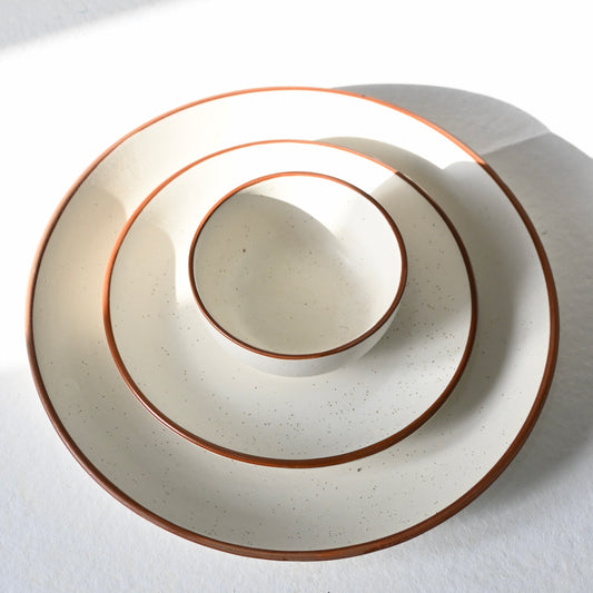 set of three white ceramic dinner set from saabi house second picture