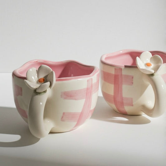 The Pink Daisy Blossom Cup